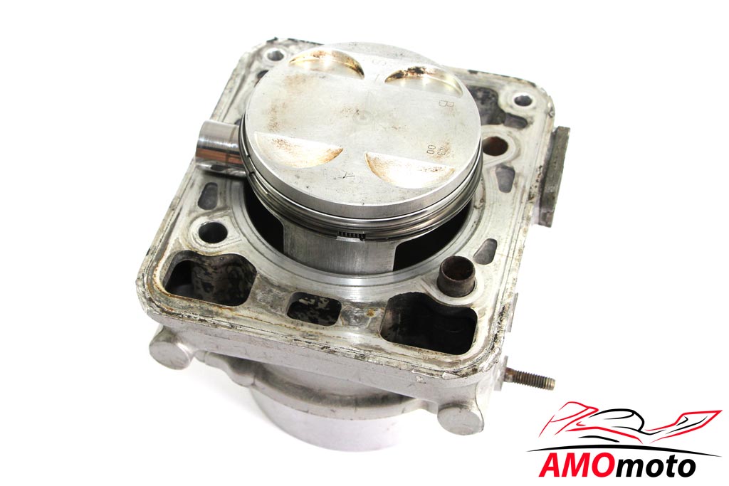 Ducati 748 Desmoquattro Cylinder with Piston Class B Ducati 748 Desmoquattro Cylinder with Piston Class B